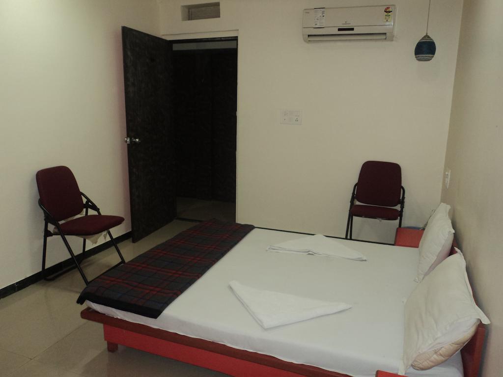 Chakrika Lodging Hotel Thane Room photo